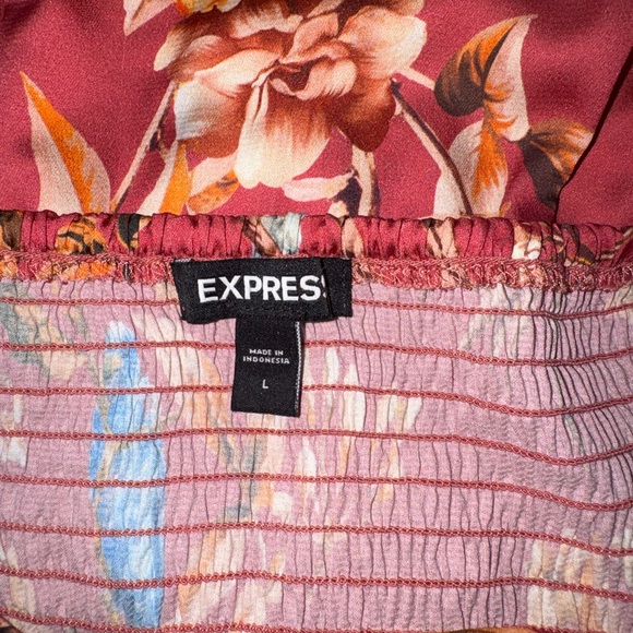 Express Floral Patterned Garment - Picture 2 of 5